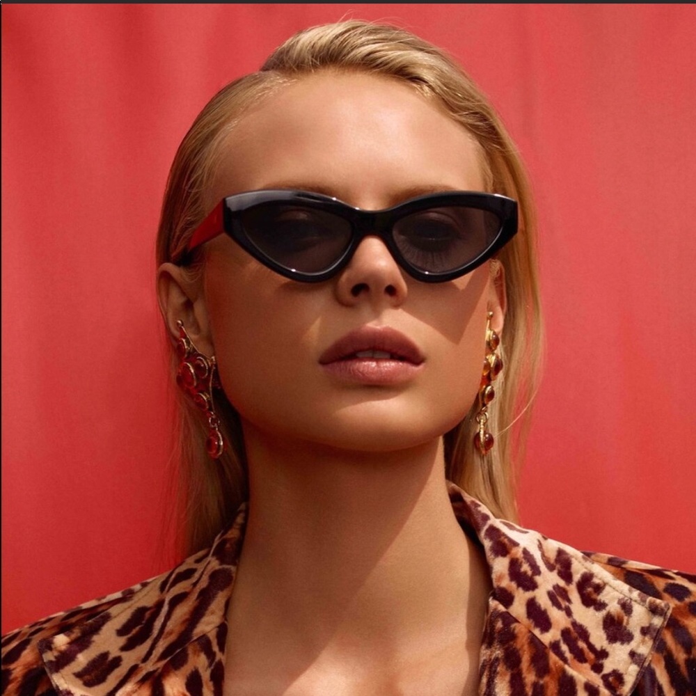 NWT Le Specs “synthcat” sunglasses